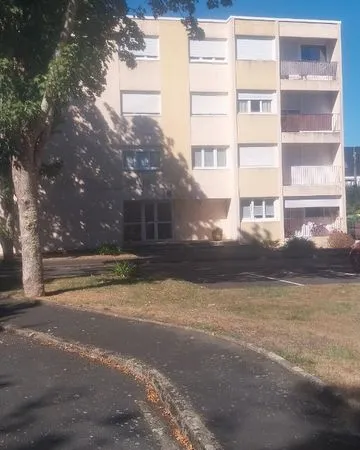Loue T1 bis avec chambre très calme