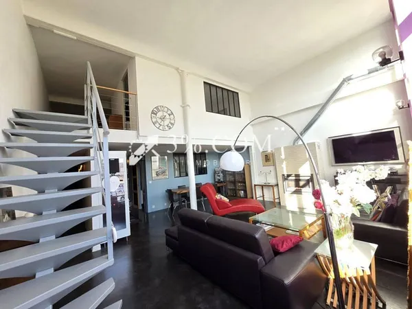 Loft 5 pièces 145 m²