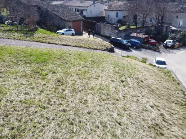 Terrain en individuel 714 m²