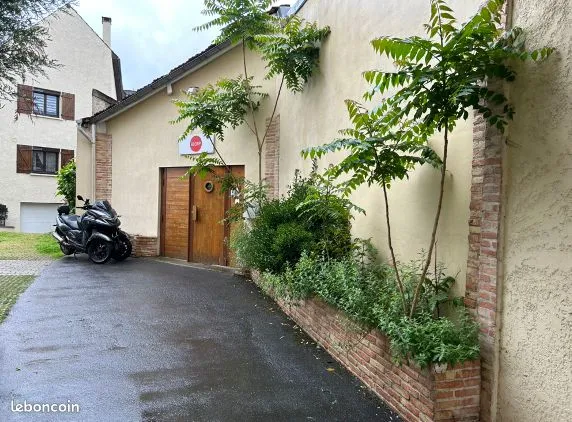 Boutique 455 m² NANTERRE