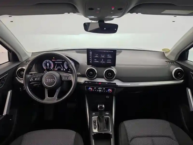 Audi Q2 35 tdi 150 s tronic 7 — photo 33