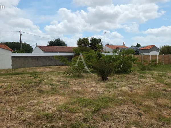 Terrain 425 m² COMMEQUIERS