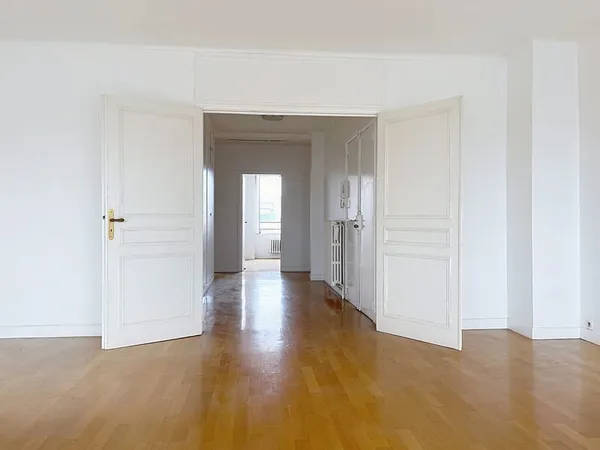 Appartement de type 3, grand balcon et ascenseur