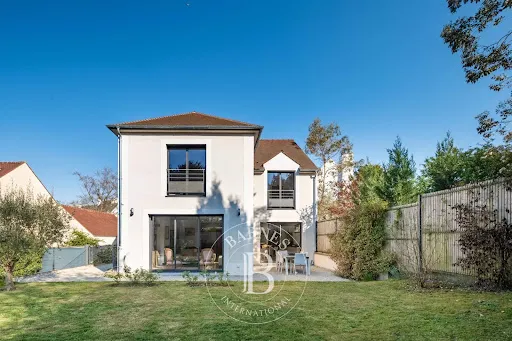 Maison 8 pièces 227 m²