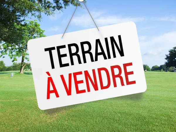 Terrain 703 m²