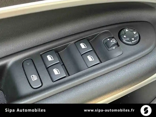 Jeep Avenger 1.2 turbo t3 100 ch — photo 20