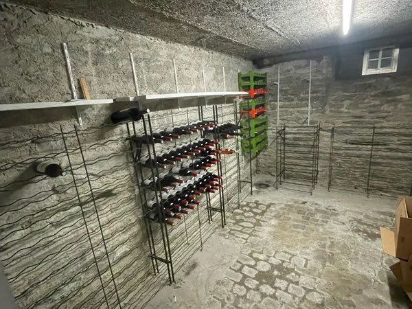Emplacement de garde & stockage vin - Cave naturelle (Cherbourg Centre)