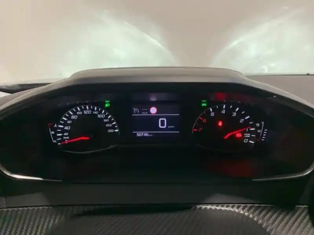 Peugeot 2008 1.2 130 style camera carplay clim auto — photo 15