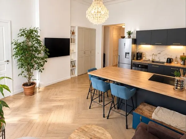 APPARTEMENT T2 BOURGEOIS (62m² UTILES) - TOULON Liberté