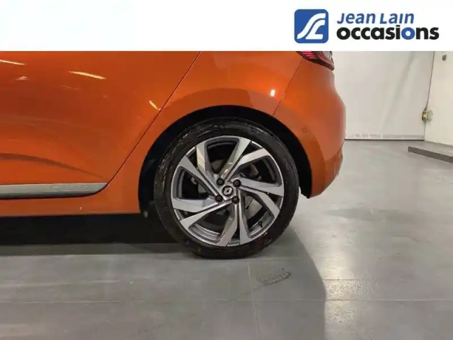 Renault Clio e-tech 140 - 21n — photo 9