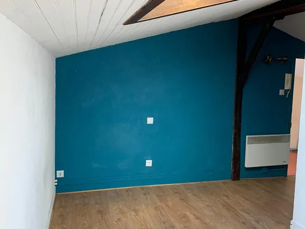 ST AUBIN T1- 25 M2 - DERNIER ETAGE