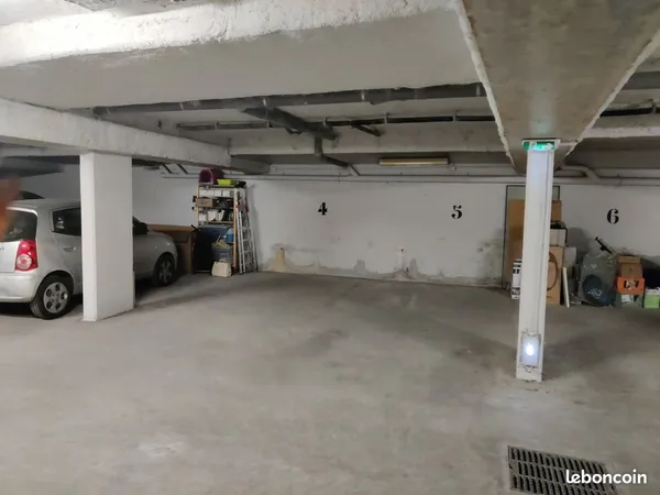 Place de parking garage en sous-sol sécurisée - Montreuil centre, rue Alexis Lepère