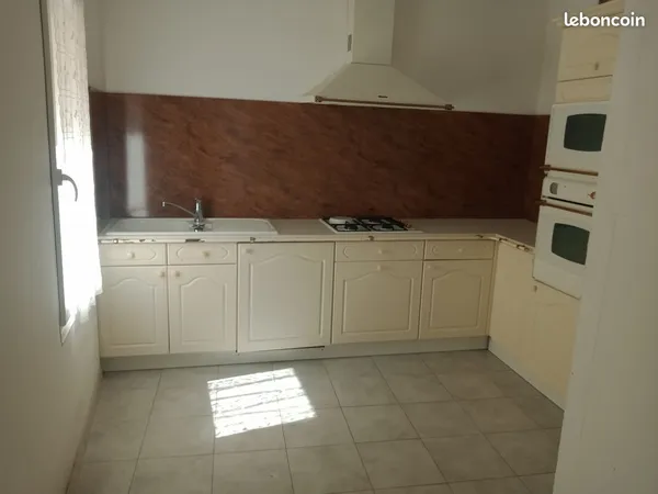 Appartement traversant coeur de Bouzigues