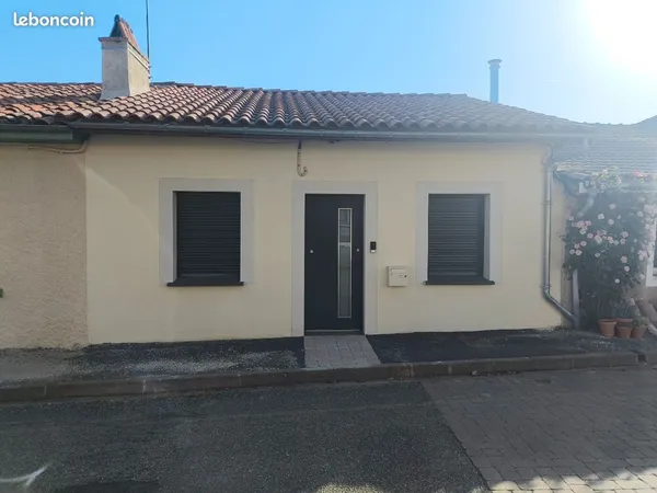 Maison de rue 85 m² - 2 chambres - Garage
