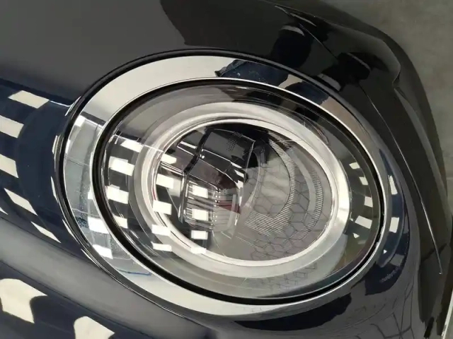 Mini Mini hatch 3 portes cooper 136 ch dkg7 — photo 3