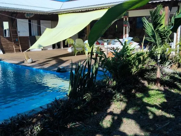 Villa 3 chambres piscine +2 bungalows
