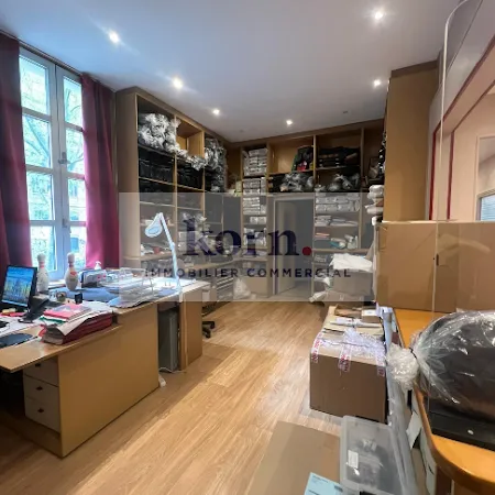 Local 428 m²