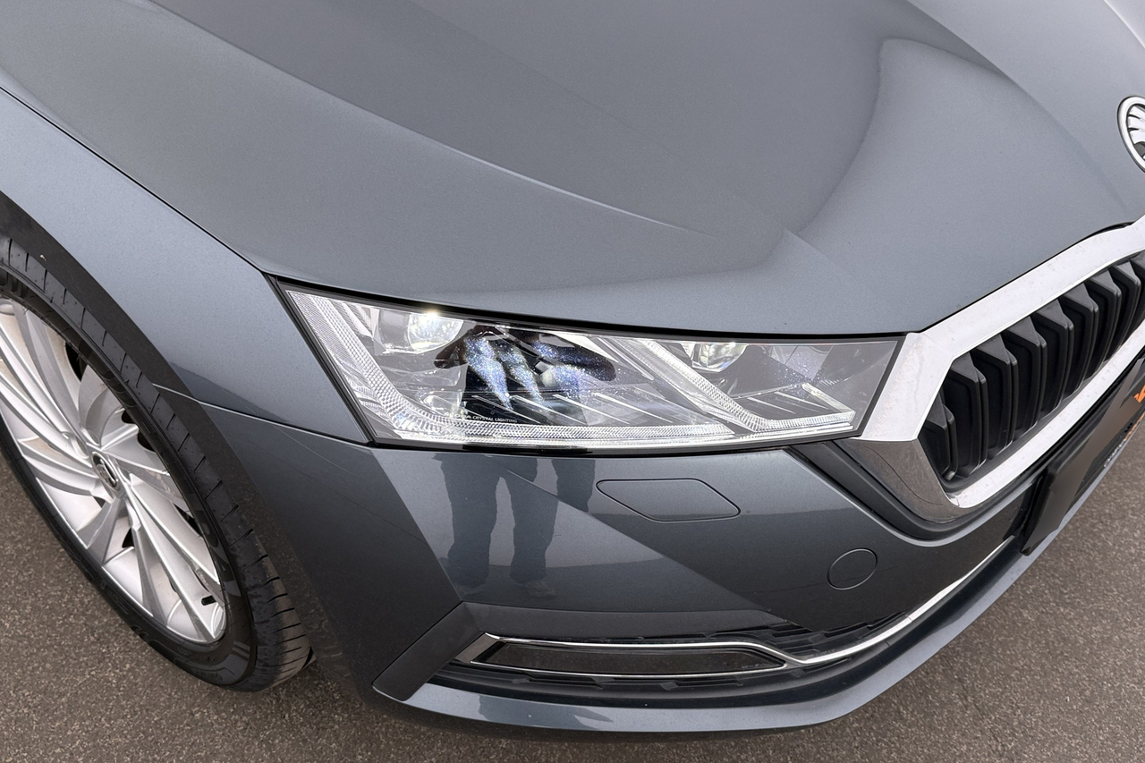 Skoda Octavia Combi — photo 11