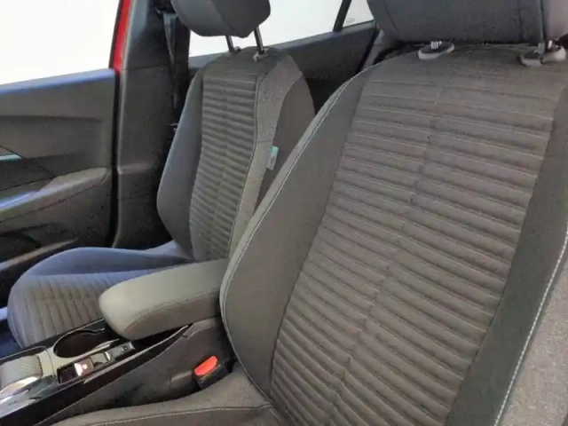 Peugeot 2008 electrique 136 ch — photo 18