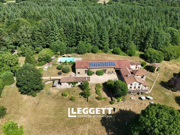 Maison 19 pièces 328 m²
