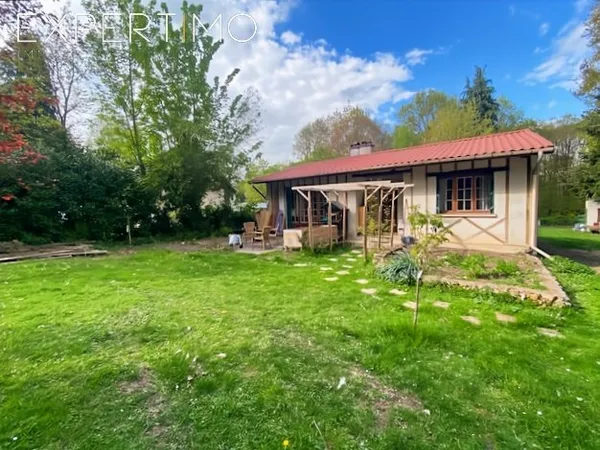 Maison à vendre avec dépendance et parc boisé à Glisolle