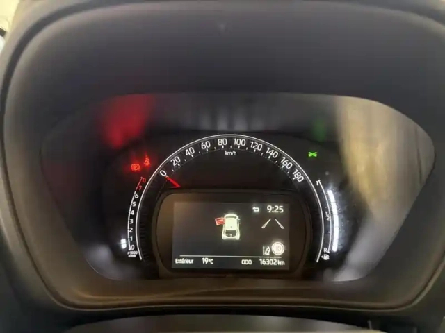 Toyota Aygo X 1.0 vvt-i 72ch design my23 — photo 14