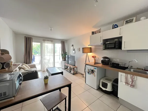 T2 loué - balcon, 2 parkings - Cavaillon