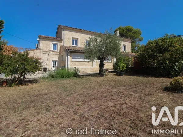 Maison 9 pièces 230 m²