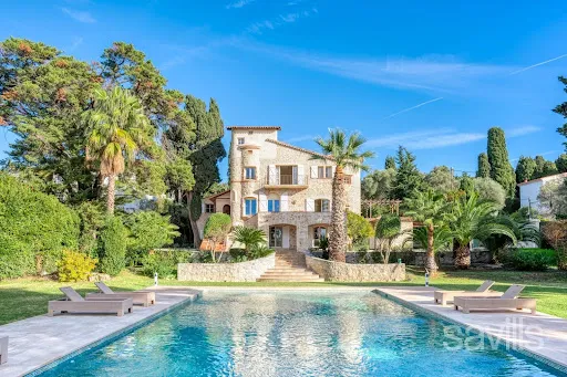 Villa 6 pièces 350 m²