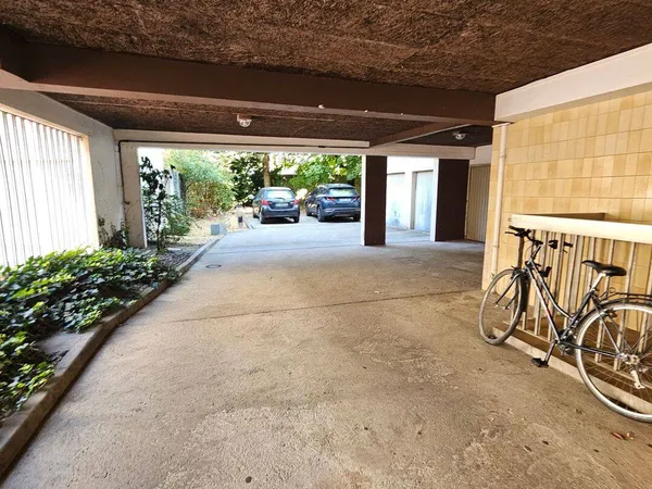Parking 13 m²