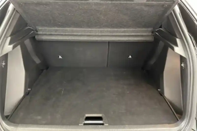 Peugeot 2008 hybrid 145 e-dcs6 — photo 12