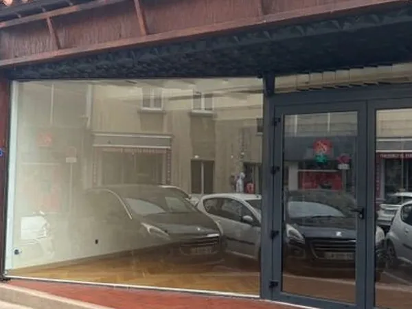 Local commercial 90 m²