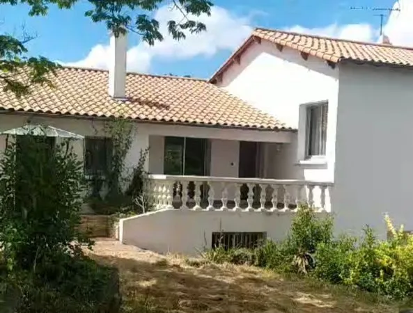 Maison d'architecte 265 m² Piscine Sainte-Pezenne