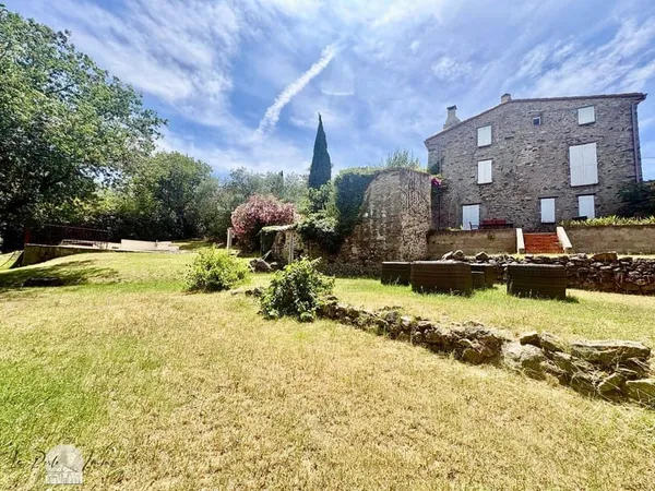 Mas provençal 7 pièces 150 m²