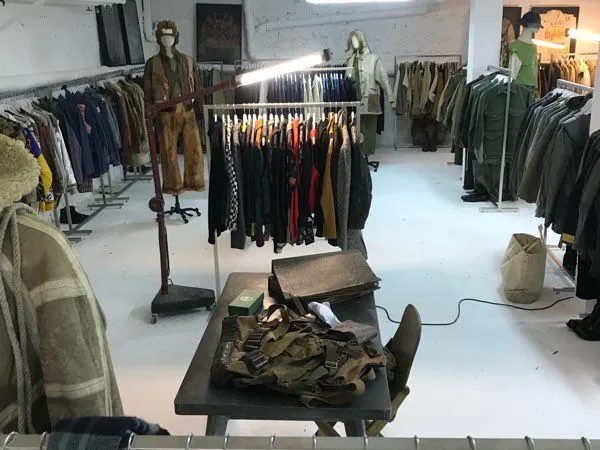 Local showroom stockage le marais