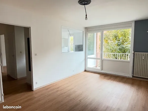 Location T2 avec balcon et parking