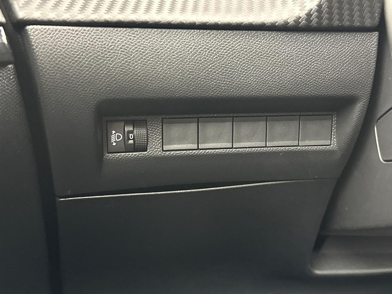 Peugeot 208 electrique 54 kwh 156ch allure — photo 16