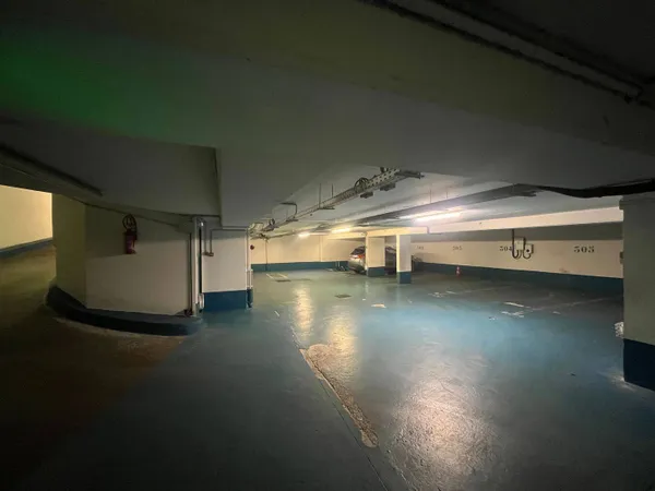 Parking 12 m²