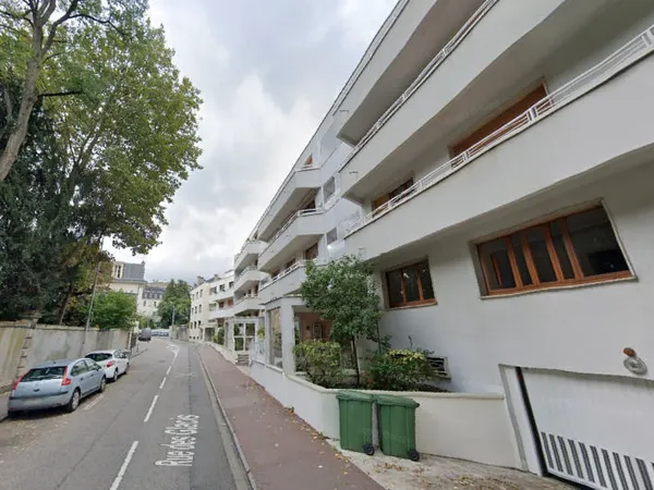 Stationnement Location Nancy   60€