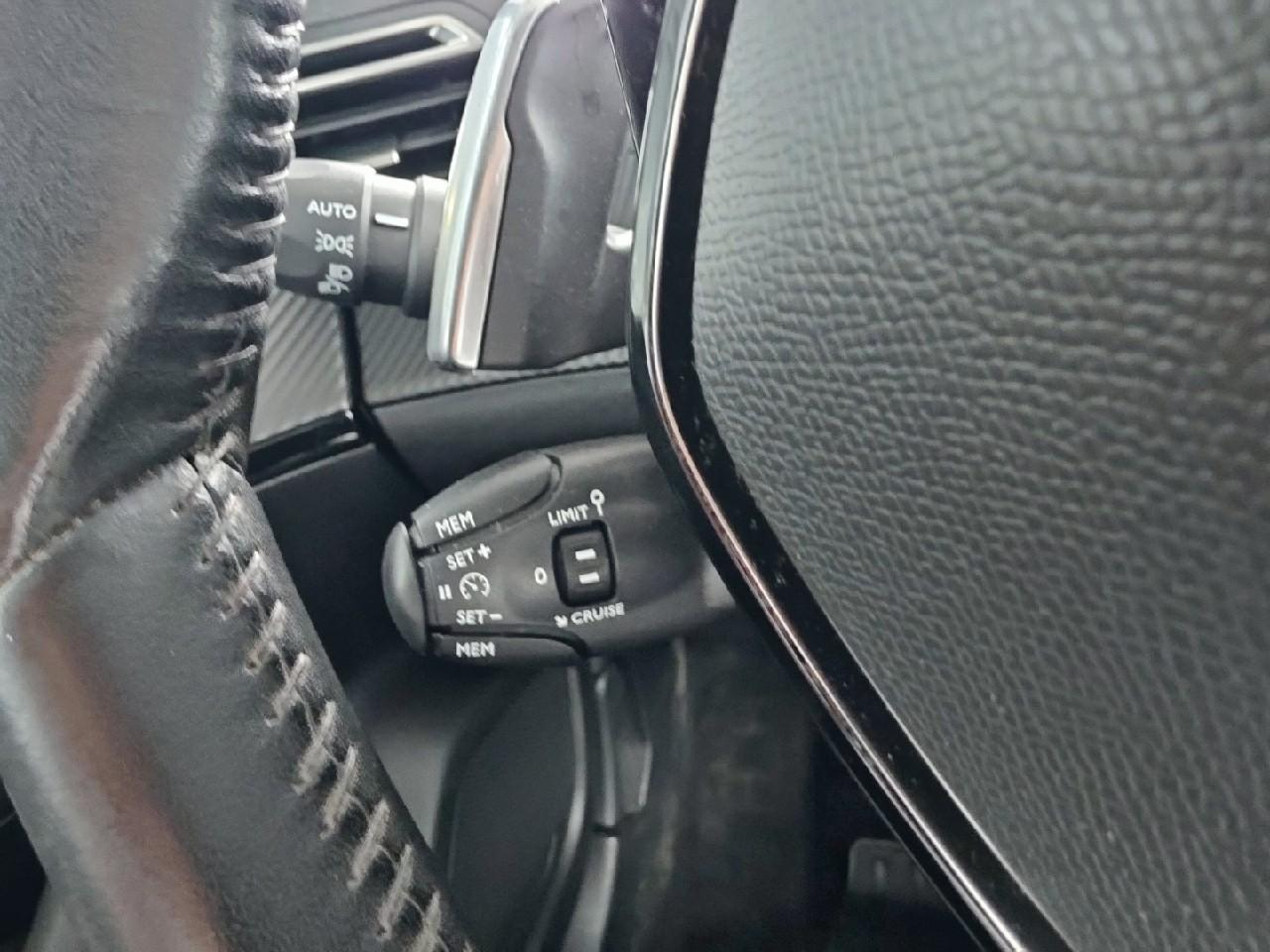 Peugeot 2008 1.5 bluehdi 130ch s&s allure eat8 125g — photo 18