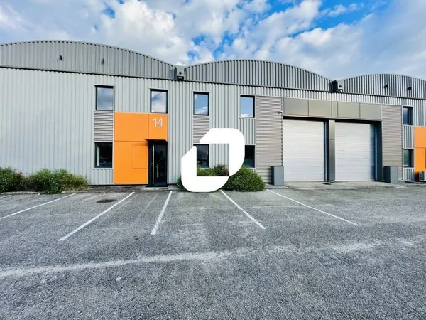 Local d'activité 400 m²
