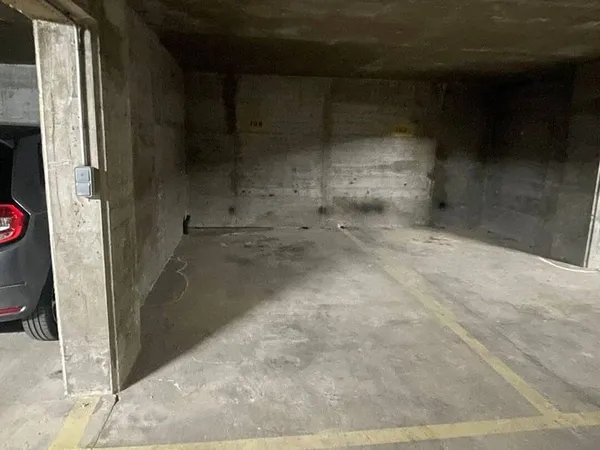 Parking 12 m²