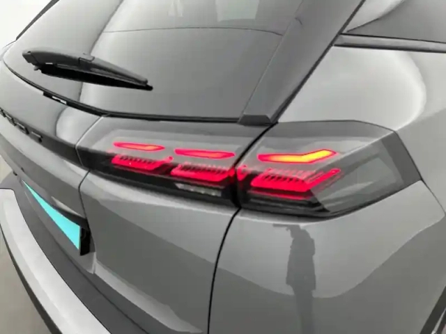 Peugeot 2008 puretech 130 s&amp;s eat8 — photo 17