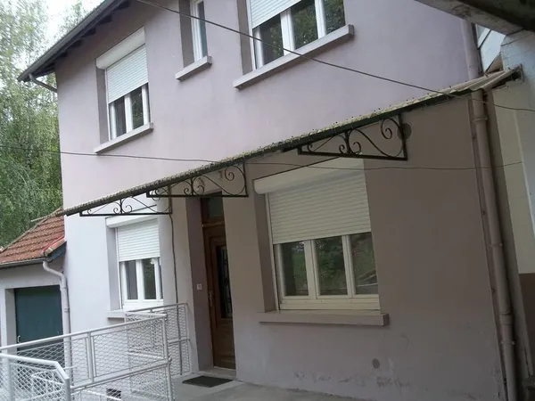 MAISON DE VILLE T3 70 M², AVEC TERRASSE, COUR ET GARAGE