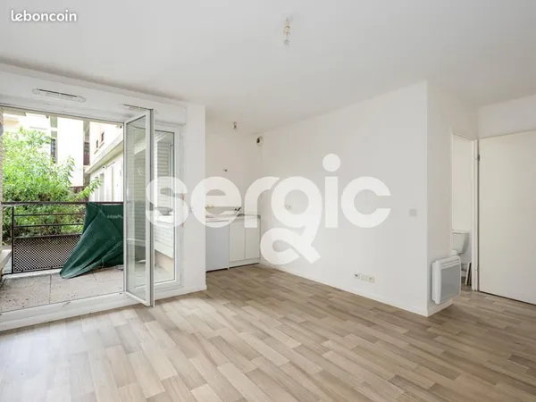 Studio 1 pièce 27 m²