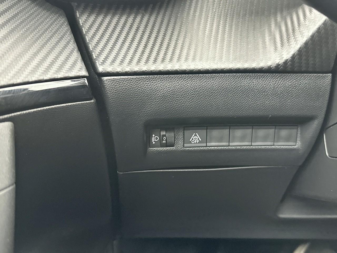 Peugeot 2008 bluehdi 130 s&s eat8 allure pack — photo 17