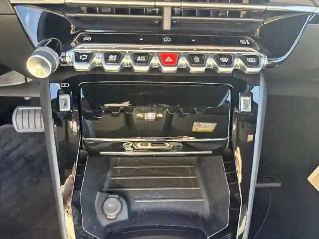 Peugeot 2008 puretech 130 s&amp;s eat8 — photo 19