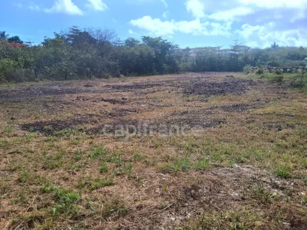 Terrain 1811 m²