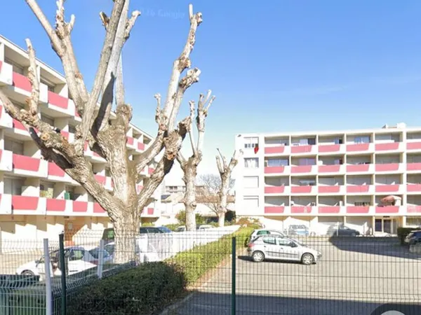 Studio 21m² balcon, ascenseur, parking