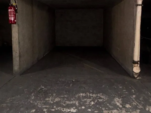 Parking 14 m²